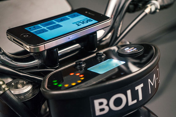 Bolt M-1 / App